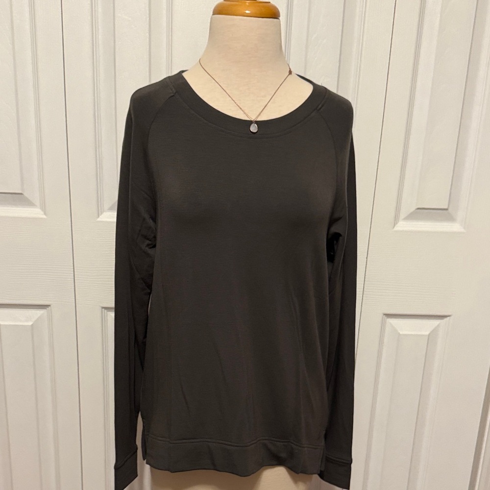 Lou & Grey light weight sweatshirt size small
